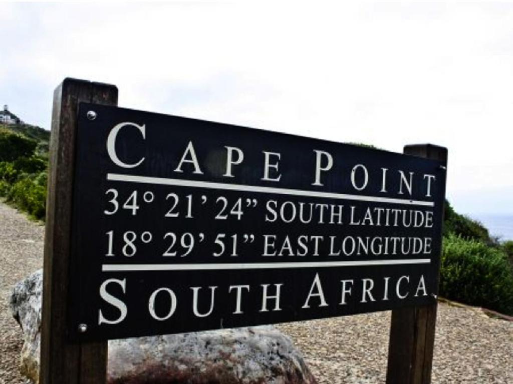 Penguinden - Load-Shedding Free Hotel Simon's Town Exterior photo